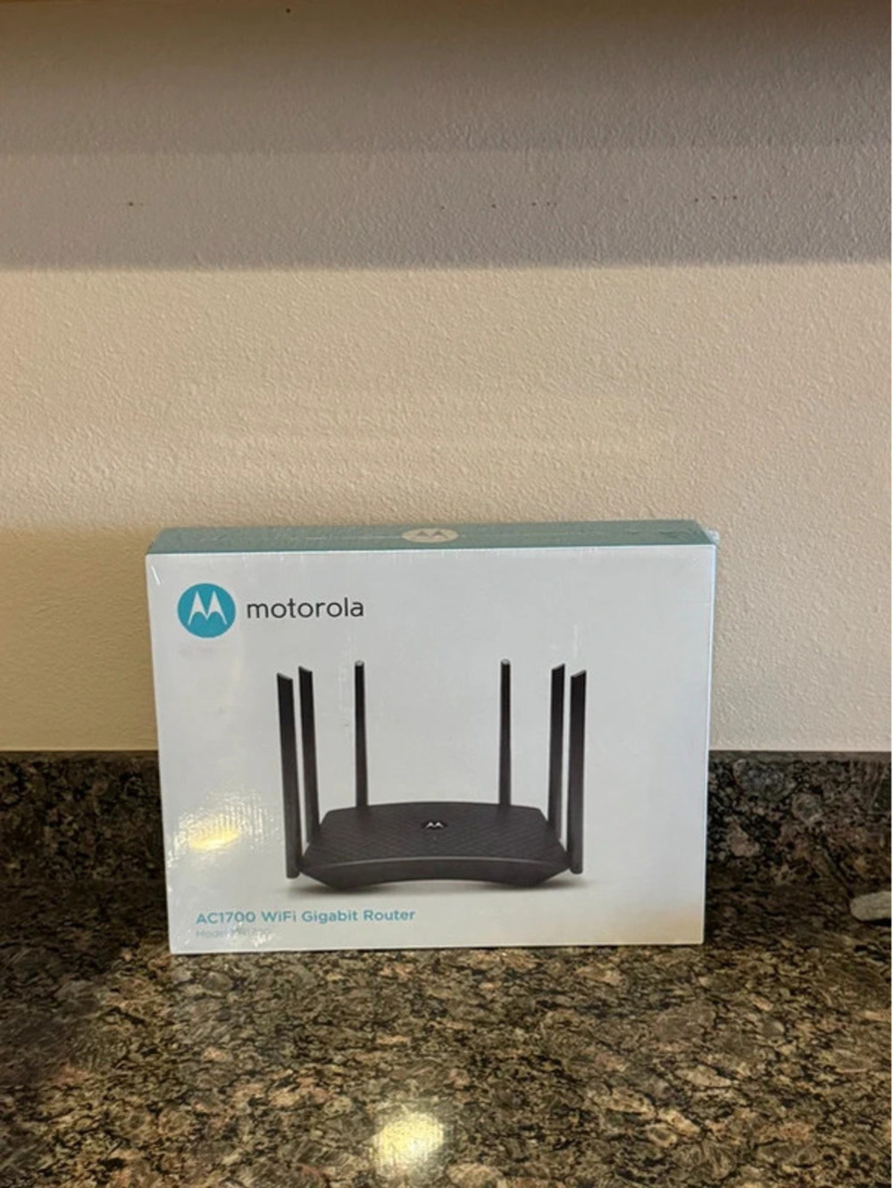 Motorola AC1700 Dual-Band WiFi Gigabit Router (Model MR1700